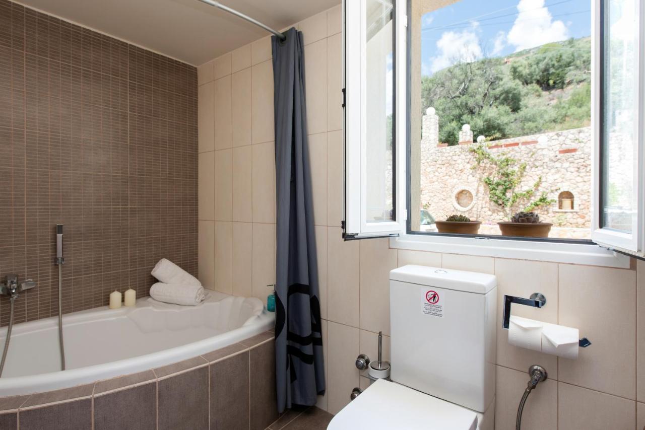 Villa Terra Rossa By Konnect, Views To Ionian Sea Spartylas Exterior foto